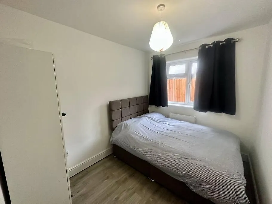 2 Bedroom House,Brownhillrd Se6 London