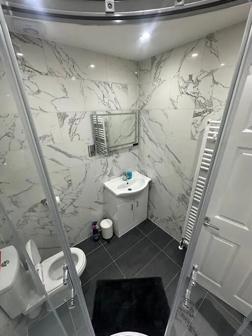 Ferienhaus 2 Bedroom House,Brownhillrd Se6 London