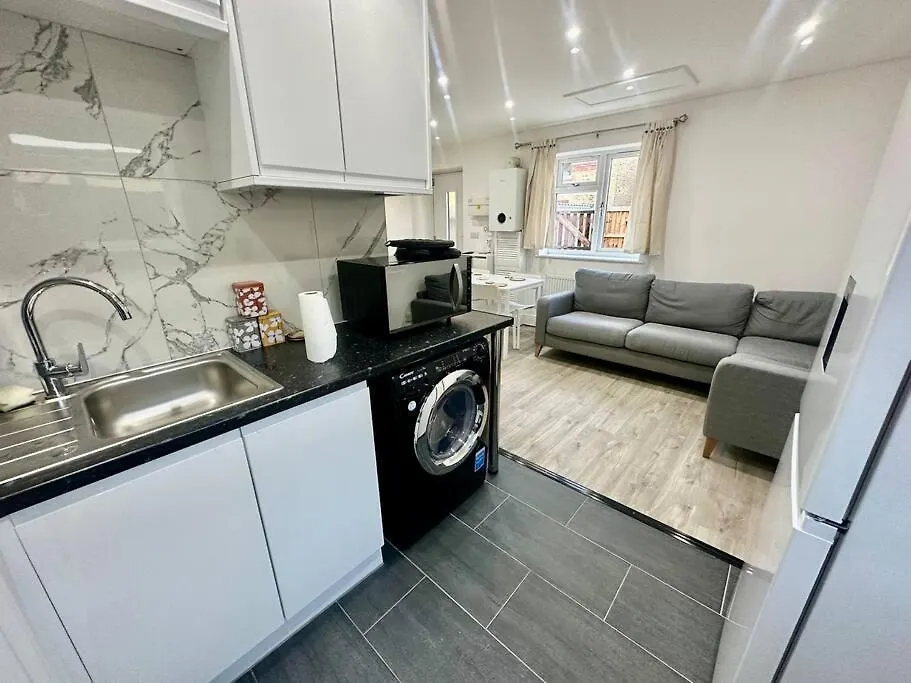 Ferienhaus 2 Bedroom House,Brownhillrd Se6 London