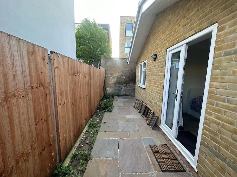 Ferienhaus 2 Bedroom House,Brownhillrd Se6 London