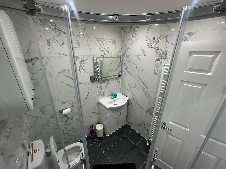 Ferienhaus 2 Bedroom House,Brownhillrd Se6 London Großbritannien
